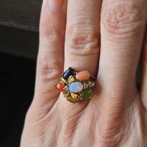 Elegant Multi-Stone Gold Ring Size 7